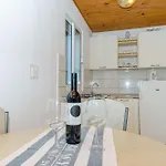 House Ule Holiday home Zrnovo