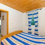 House Ule Zrnovo